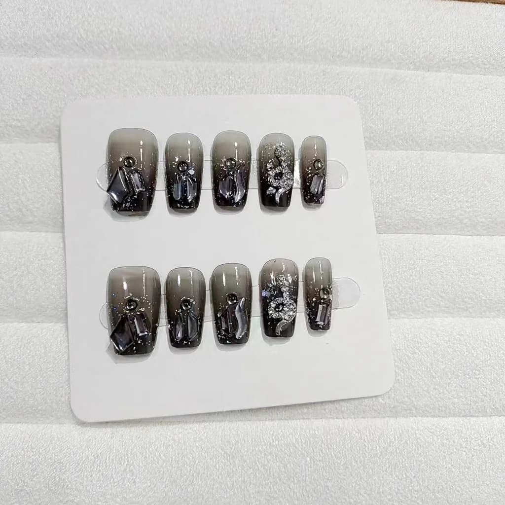 Black Snake Press-On Nails Short Coffin Shape Cat Eye Glitter 10 Pieces