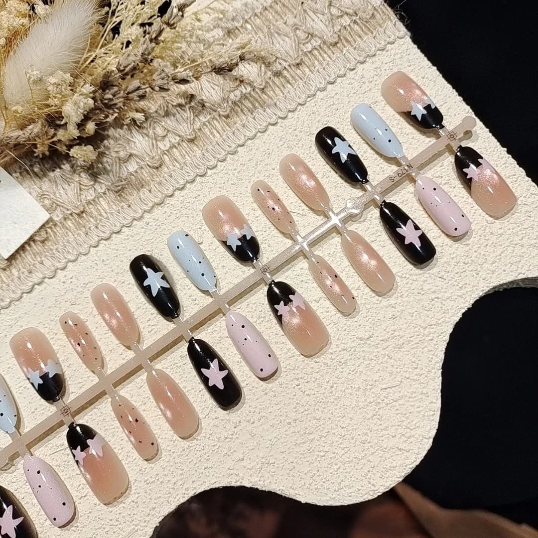 Cat Eye Star Press-On Nails with Polka Dots, Sweet Style Manicure