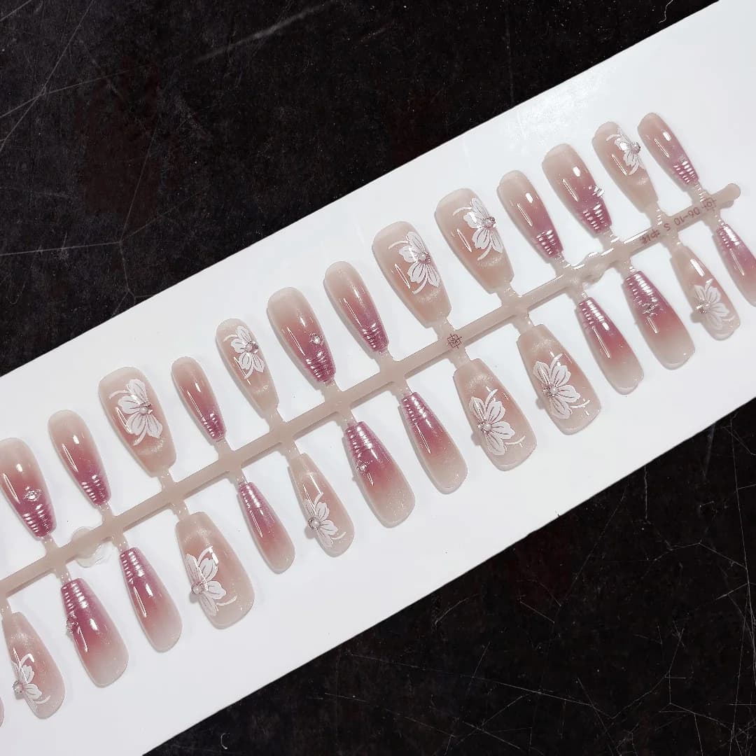 Press-On Nails Cat Eye Floral Pearl Design 30 Pieces
