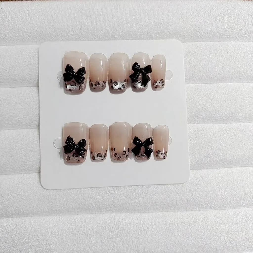 Leopard Print Butterfly Press-On Nails Short Coffin Shape 10 Pieces