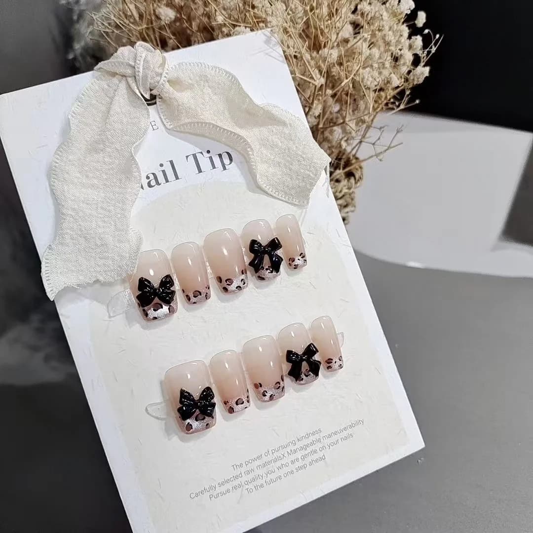 Leopard Print Butterfly Press-On Nails Short Coffin Shape 10 Pieces