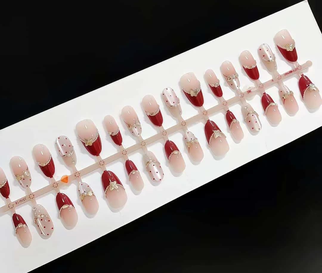 Red Cat Eye Press On Nails with Rhinestones Medium Oval