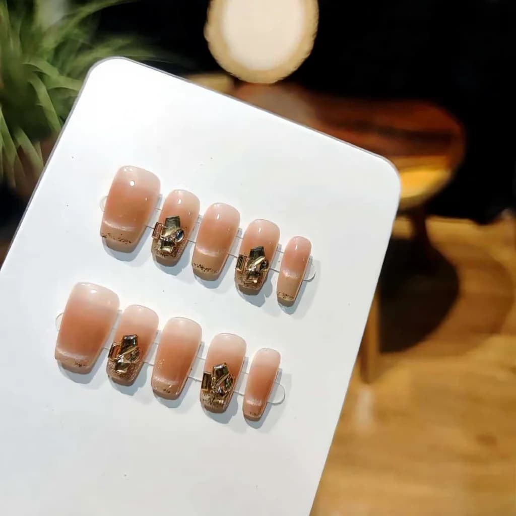 Press-On Nails Cat Eye Blush Rhinestone Short Coffin 30 Pieces