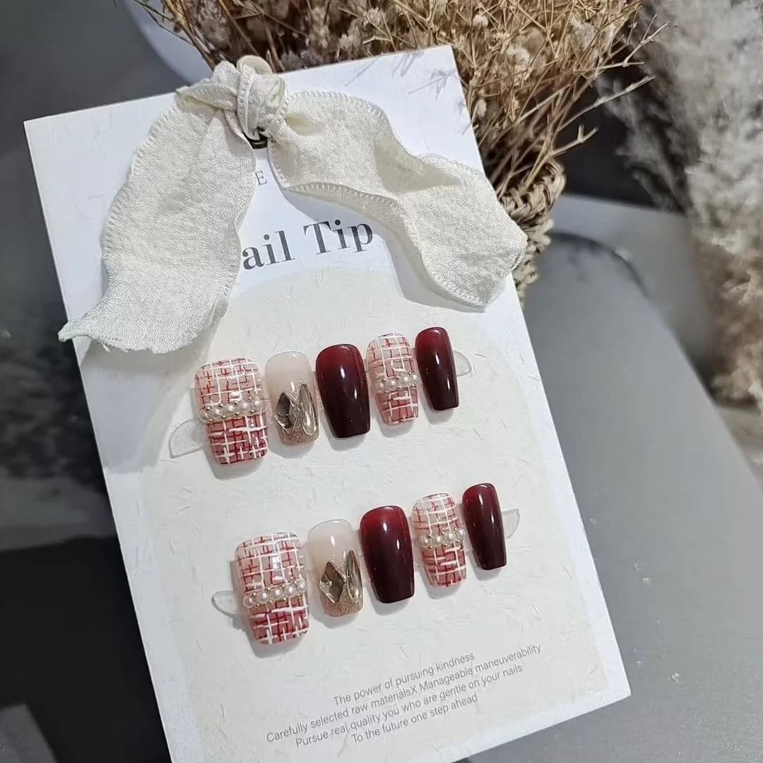 Red Tweed Press-On Nails with Pearls Short Square 10 Pieces