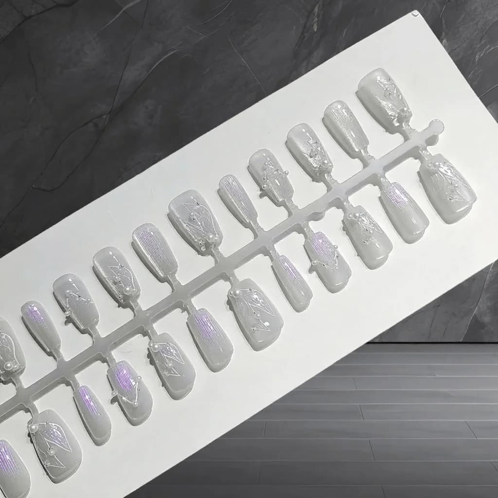 Silver White Mermaid Cat Eye Press On Nails with Pearls
