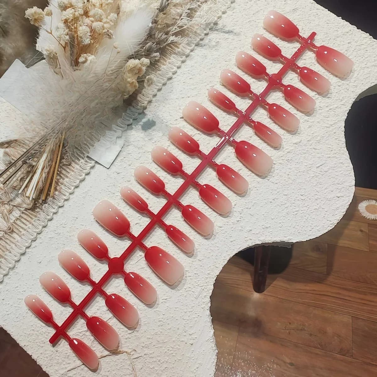Red Gradient Oval Press-On Nails, 30-Piece Set