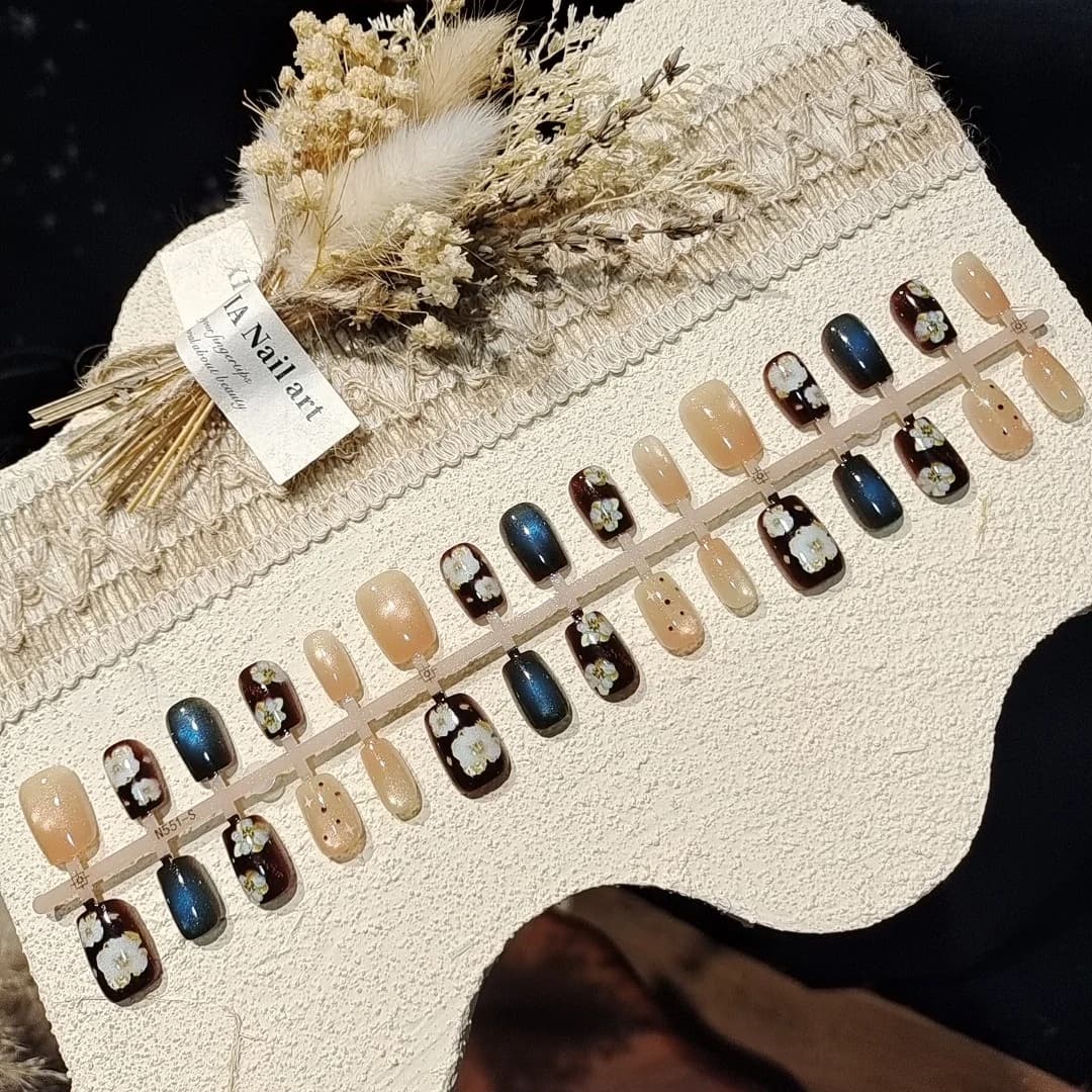 Cat Eye Press-On Nails with Glass Beads, Autumn Style