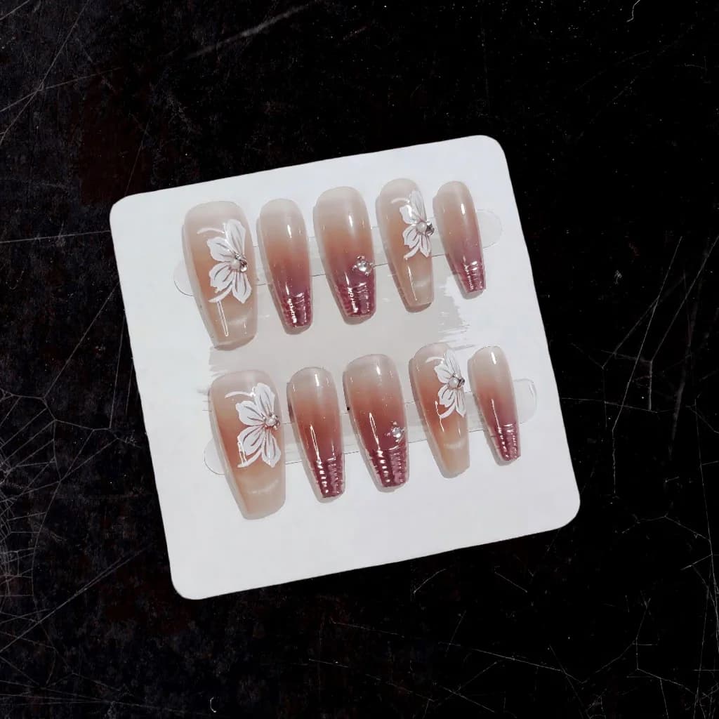 Press-On Nails Cat Eye Floral Pearl Design 30 Pieces