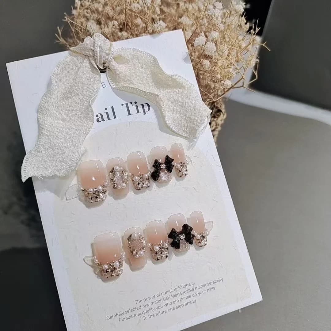 Press-On Nails Short Coffin Plaid Butterfly Rhinestone Pearl Design