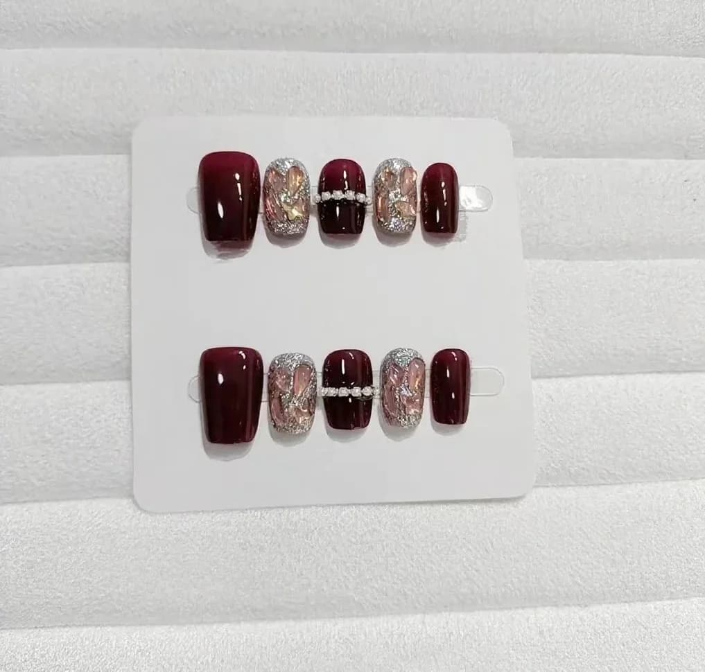 Red Starry Sky Press-On Nails with Chain Rhinestones Short Coffin Shape