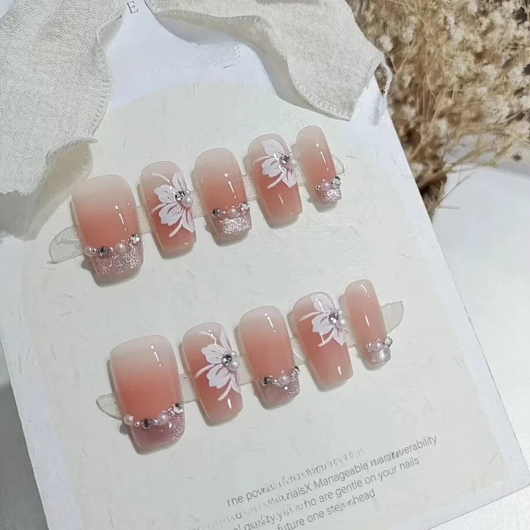 Cat Eye Lily Press-On Nails with Pearls and Rhinestones