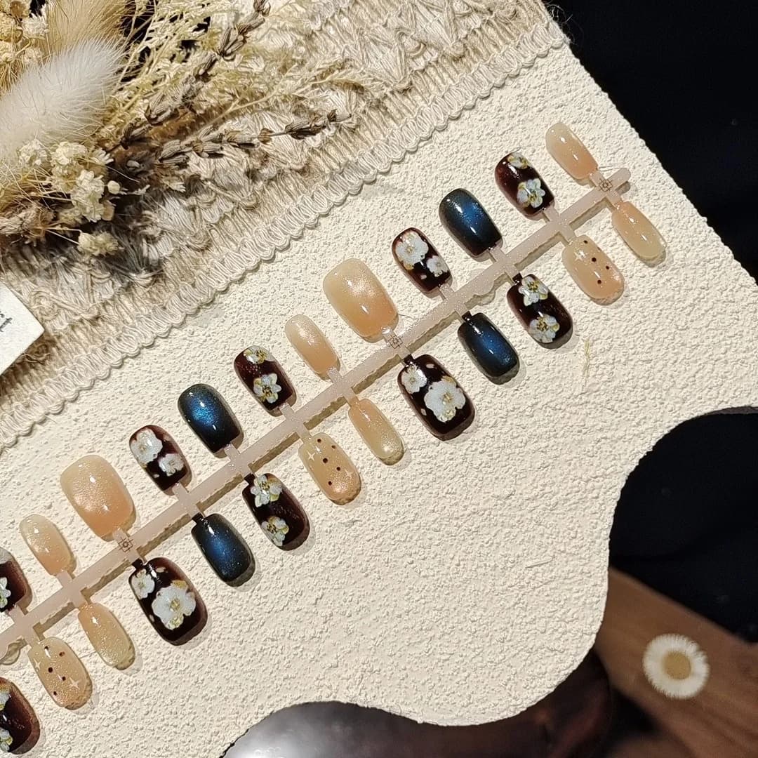 Cat Eye Press-On Nails with Glass Beads, Autumn Style