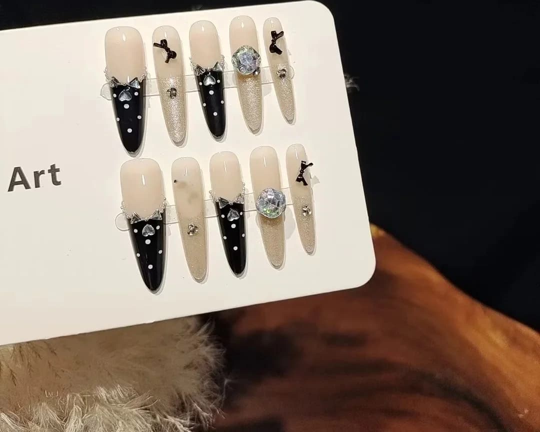 Black Butterfly Rhinestone Press-On Nails, Cat Eye Glitter Manicure