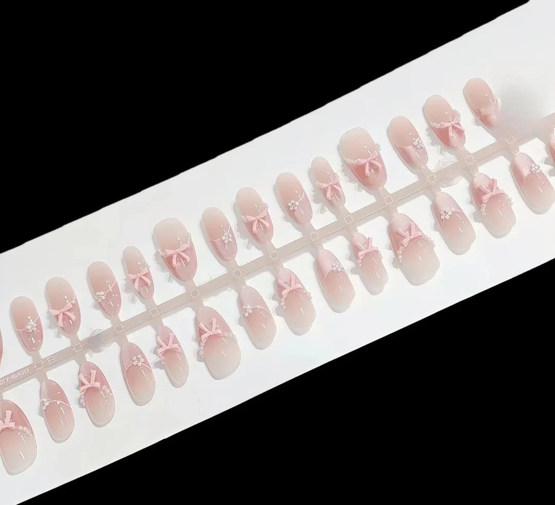 Press-On Nails Cat Eye Glitter Medium Oval 30 Pieces