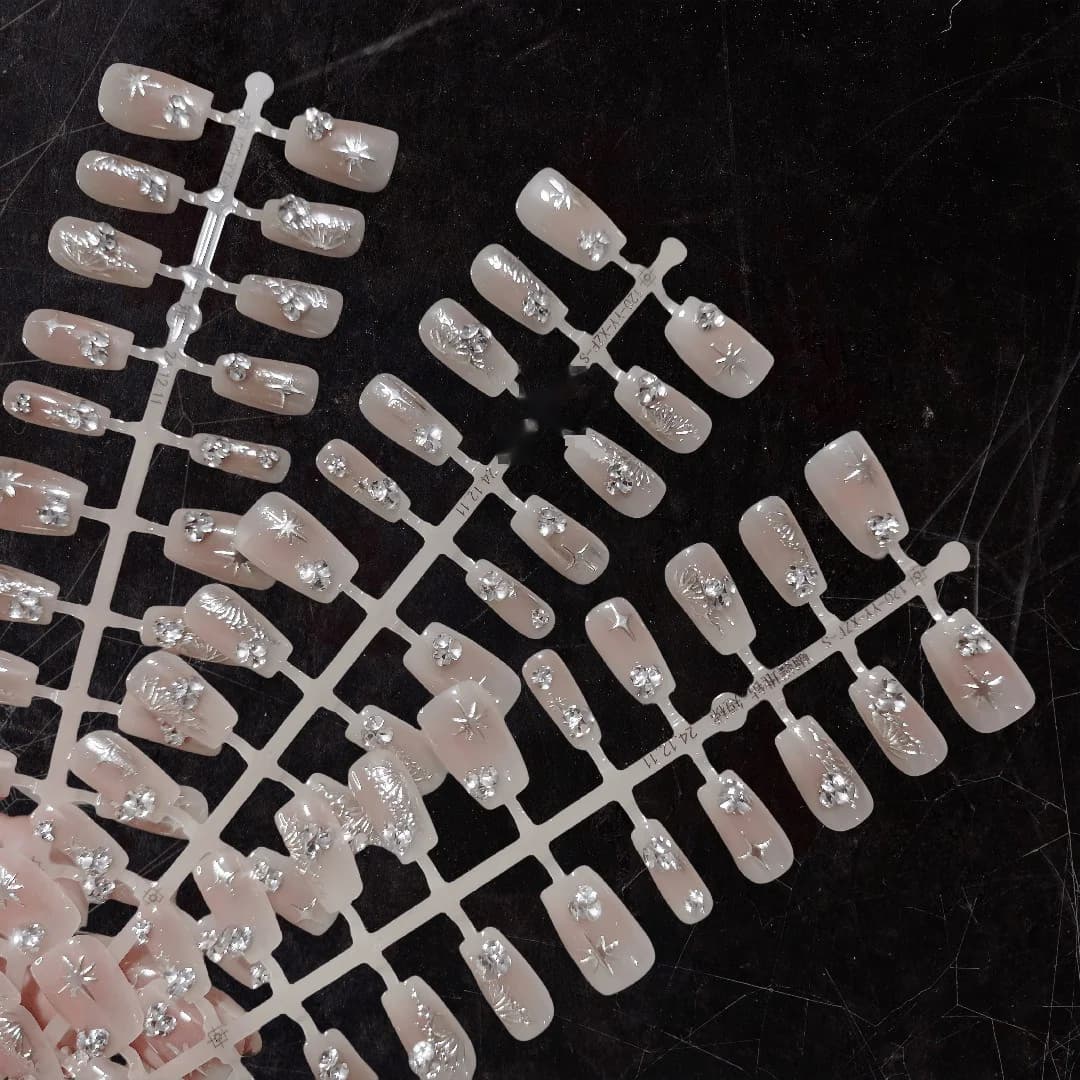 Butterfly Wing Press-On Nails Short Coffin Silver Glitter 30 Pieces