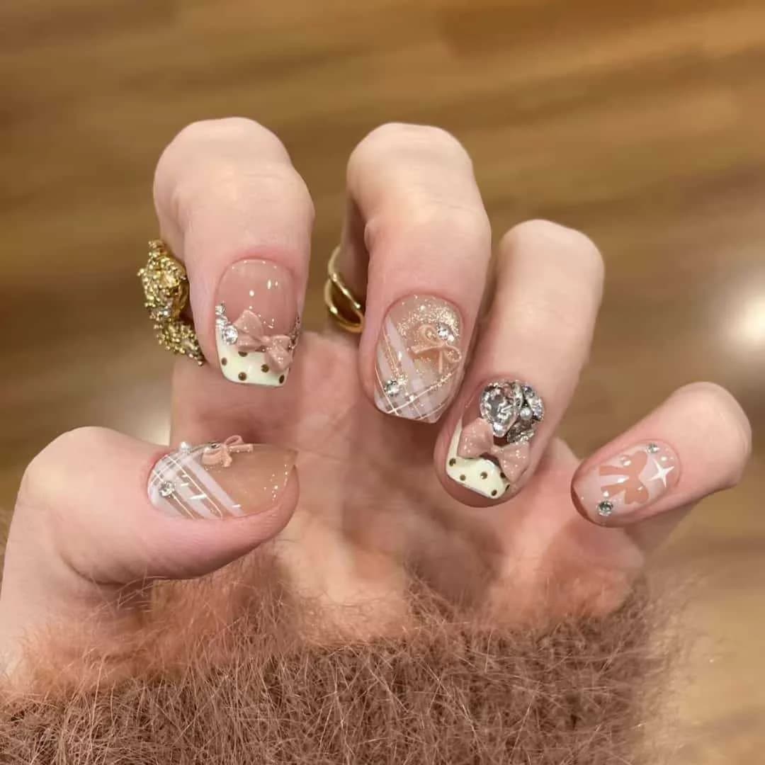 Creamy Lily French Tip Press On Nails Cat Eye Short Coffin 30 Pieces