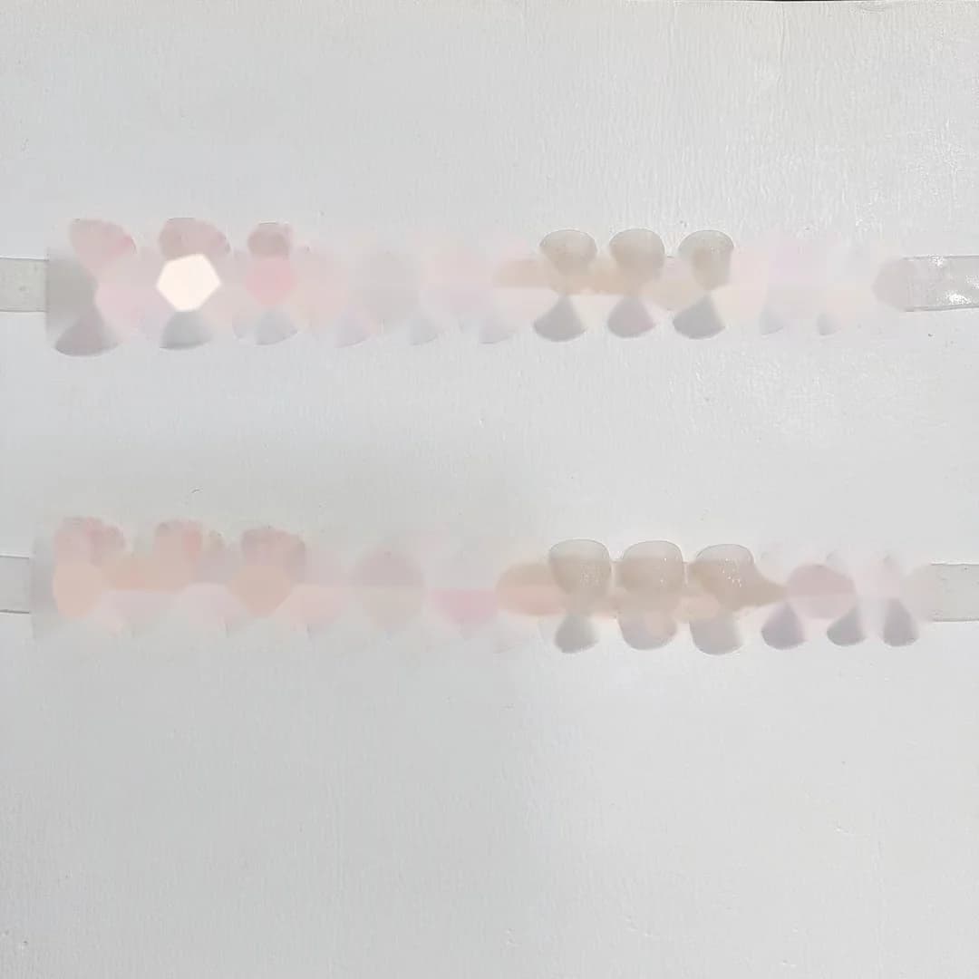 Red Press-On Nails Set 24 Pieces Simple Elegant Style