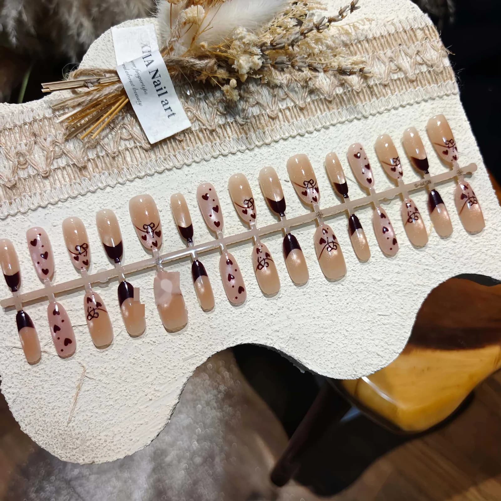 Caramel Butterfly Cat Eye Press On Nails Medium Oval Shape 30 Pcs