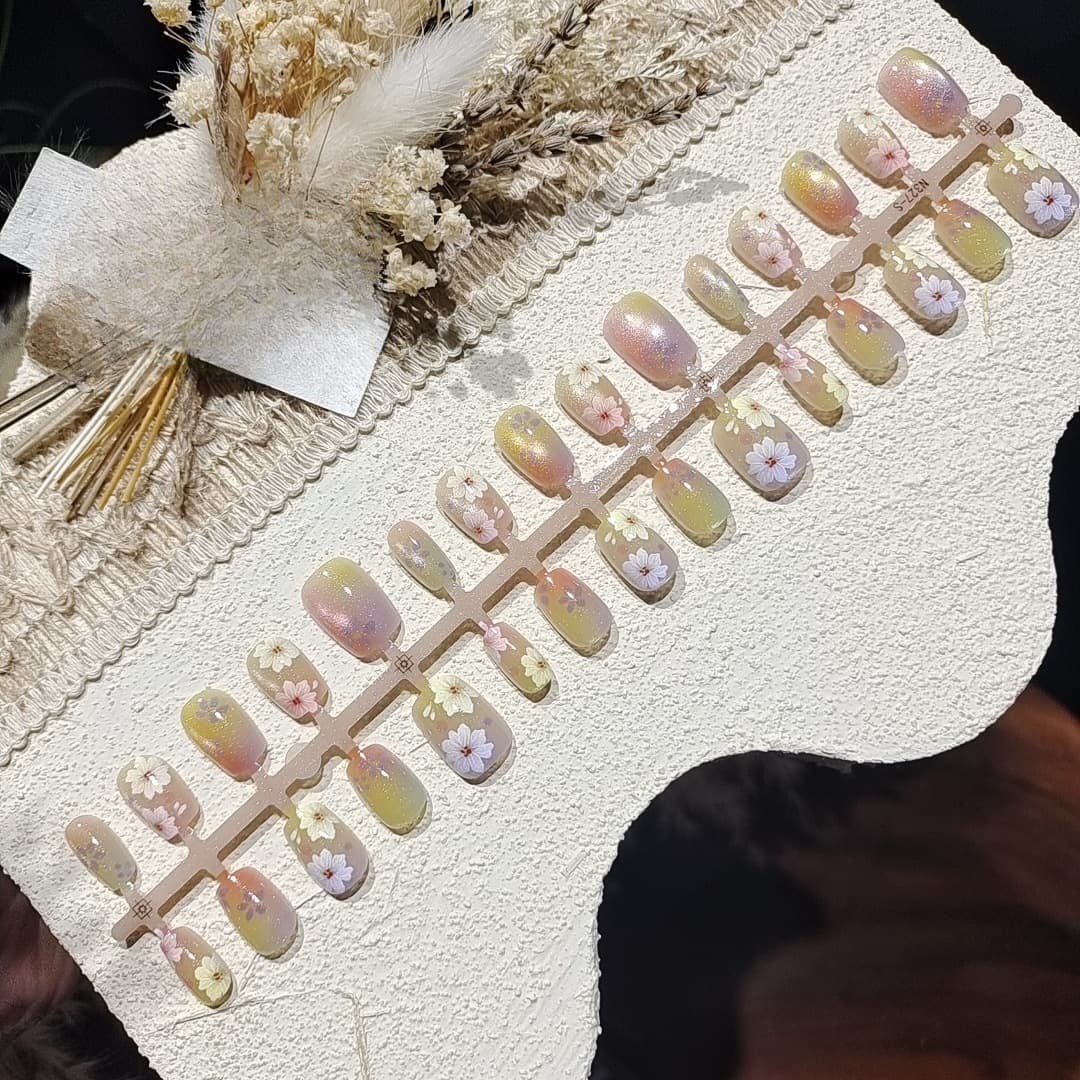 Floral Cat Eye Press On Nails Short Ballerina Shape